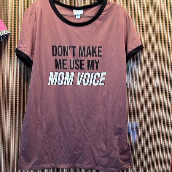 LALAROE Simply Comfortable Tee Shirt, SZ XL, 60% Cotton, 40% Polyester - Picture 2 of 5